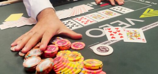Je fais une quinte flush en plein tournoi des WSOP (championnats du monde) !!