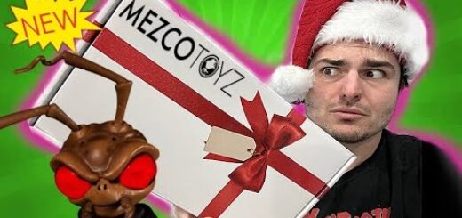 HOLIDAY GOMEZ FROM MEZCO TOYZ! (unboxing)