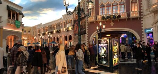 ?LIVE in LAS VEGAS ?‍♀️BEAUTIFUL SATURDAY on THE STRIP?  w/ Angel?? #lasvegas #irl