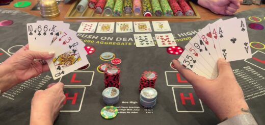MOM PLAYS FACE UP PAI GOW POKER