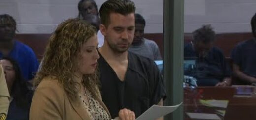 RAW VIDEO: Las Vegas police officer accused of casino robbery appears in court
