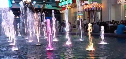 THE LINQ PROMINADE ON THE LAS VEGAS STRIP SATURDAY  JULY 16, 2022. 8 00 PM. 100 degrees.