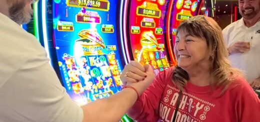 My Mom WON A 1,300X MAJOR JACKPOT at Sea!