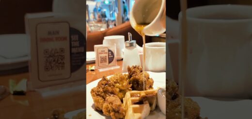 #Chicken #Waffle #Honey @Carnival #CarnivalFreedom Main Dining Sea Day Brunch