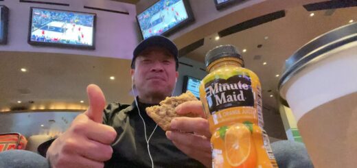 Xmas Las Vegas Aria Cookies to Bellagio Fountain Sidewalk is back Vegas Vlog